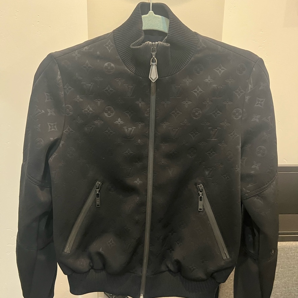 Louis Vuitton Elegant Black Jacket